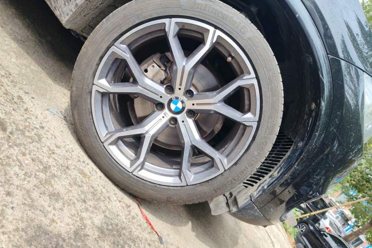 Used BMW X5  Right Front Wheel Hub