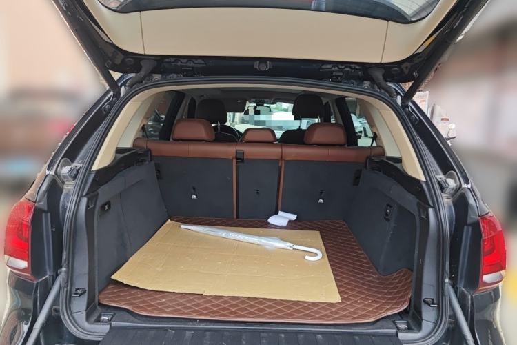 Used BMW X5  Trunk