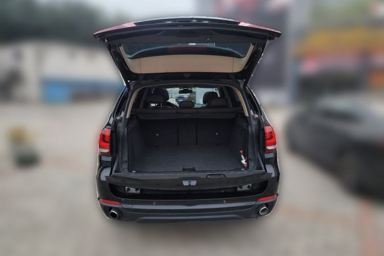 Used BMW X5  Trunk