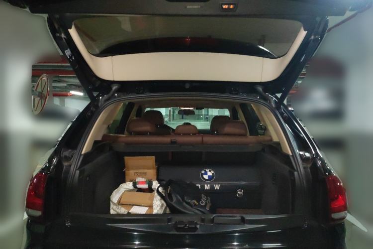 Used BMW X5  Trunk