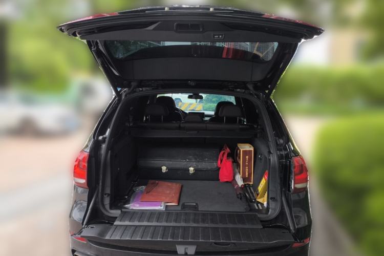 Used BMW X5  Trunk