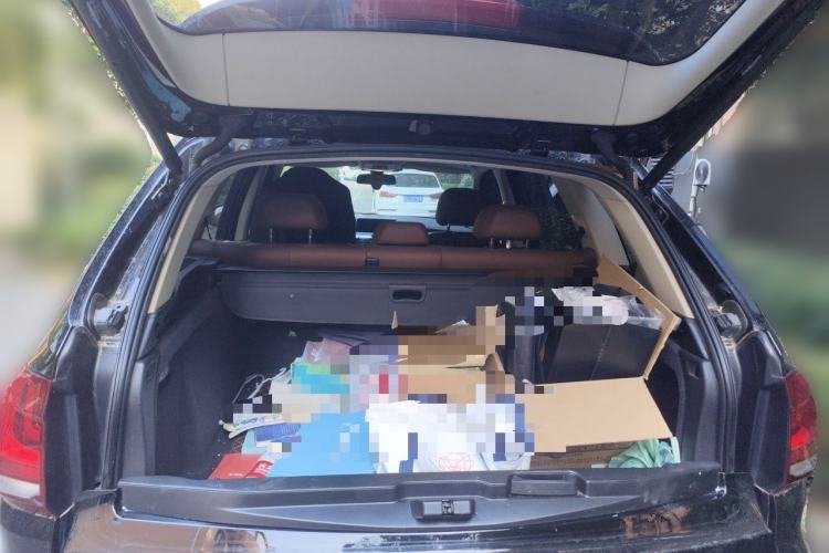 Used BMW X5  Trunk