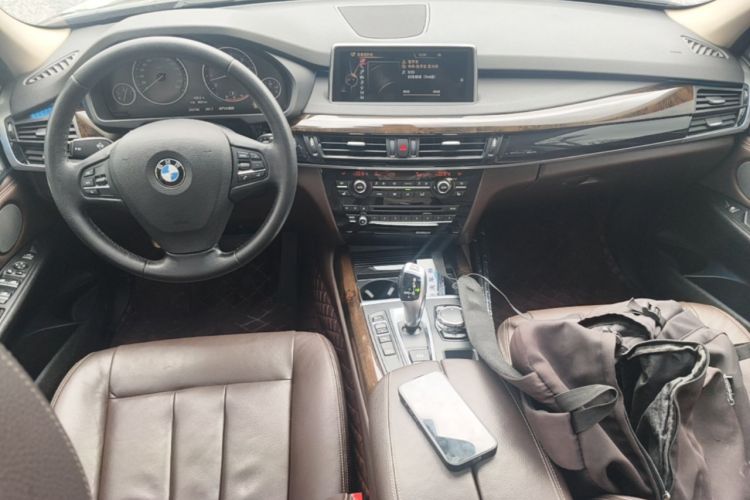 Used BMW X5  Center Console