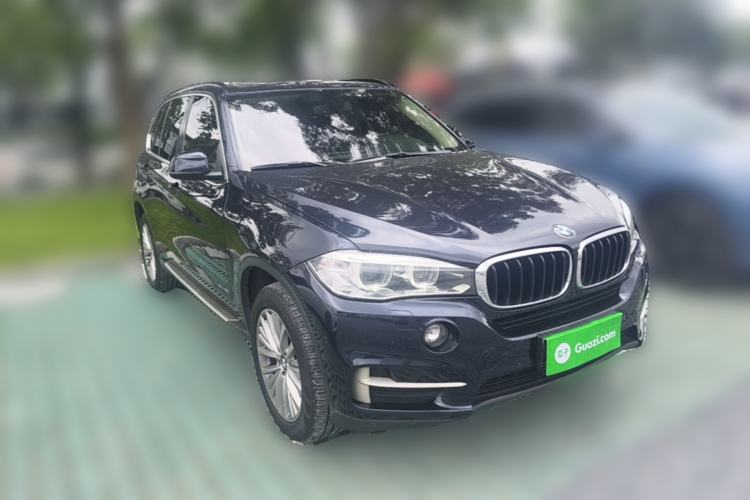 Used BMW X5  Front Right 45 Deg