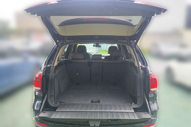 Used BMW X5  Trunk