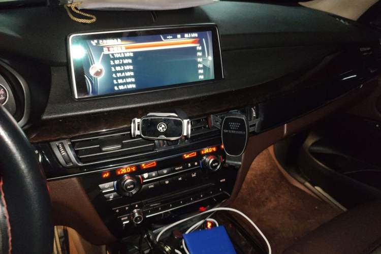 Used BMW X5  Audio And AC Panel