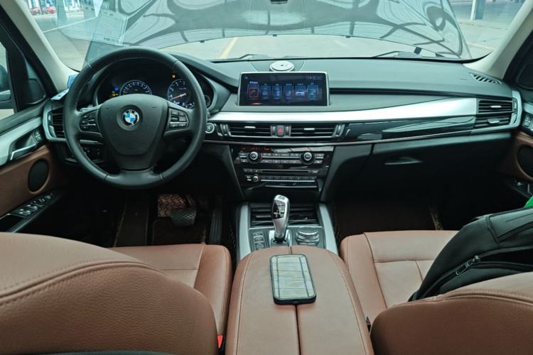 Used BMW X5 2016 xDrive35i Base Model Middle East Center Console