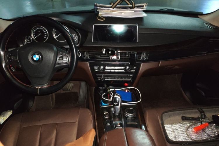 Used BMW X5  Center Console
