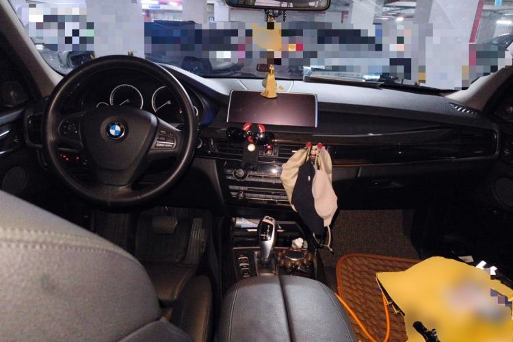Used BMW X5  Center Console