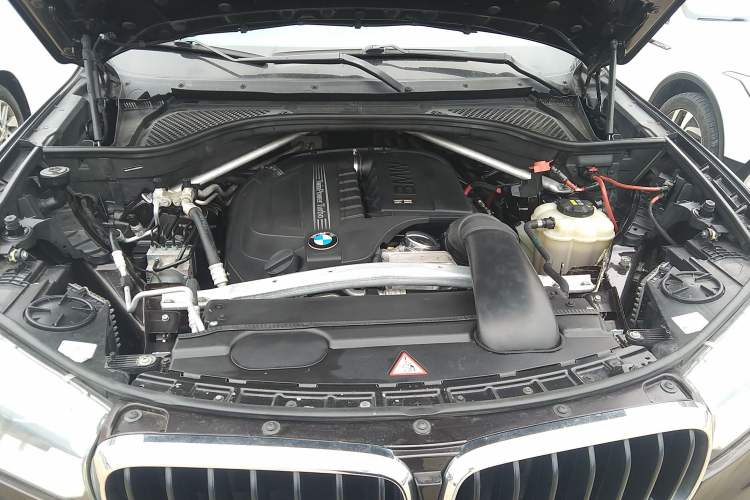 Used BMW X5  Engine Bay
