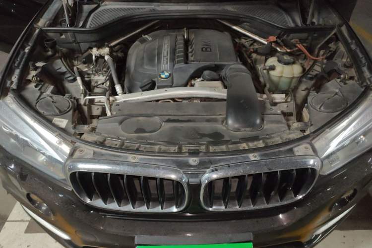 Used BMW X5  Engine Bay