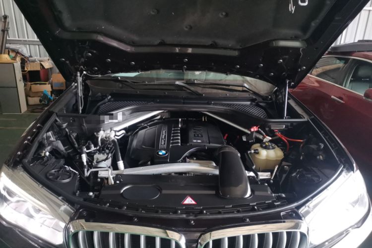 Used BMW X5 2016 xDrive35i parallel import Engine Bay