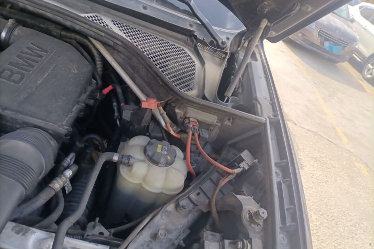 Used BMW X5  Engine Bay Left