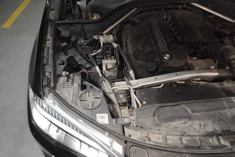 Used BMW X5 2016 xDrive35i parallel import Engine Bay Right