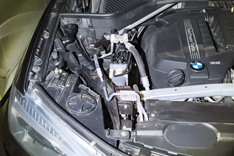Used BMW X5 2016 xDrive35i parallel import Engine Bay Right