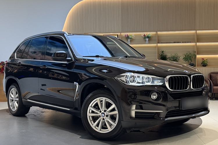 Used BMW X5 2016 xDrive35i Base Model Middle East Exterior 11