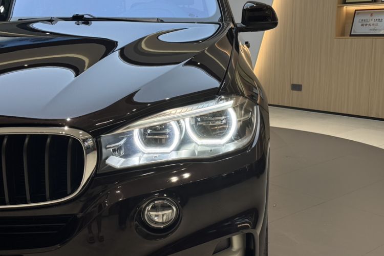 Used BMW X5 2016 xDrive35i Base Model Middle East Exterior 12