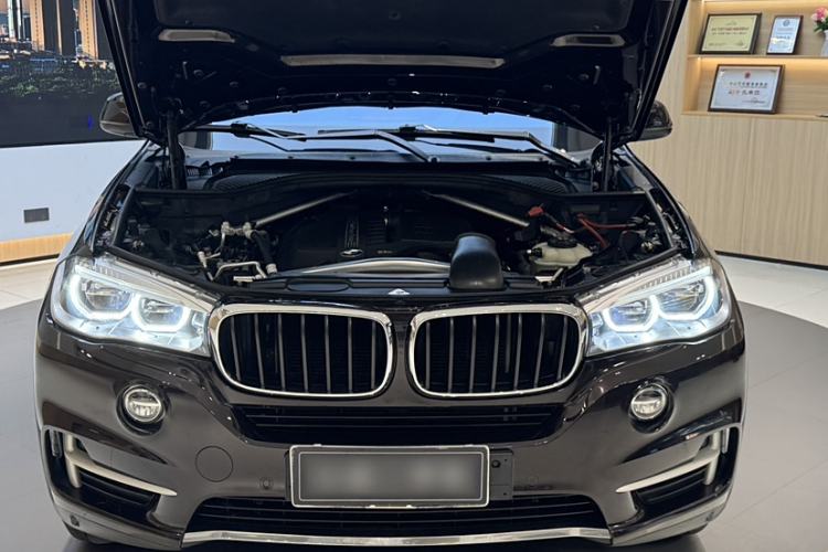 Used BMW X5 2016 xDrive35i Base Model Middle East Exterior 3