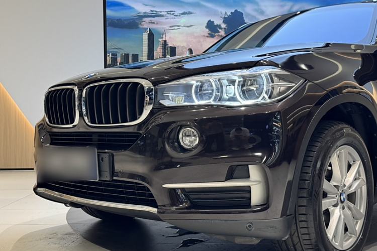 Used BMW X5 2016 xDrive35i Base Model Middle East Exterior 9