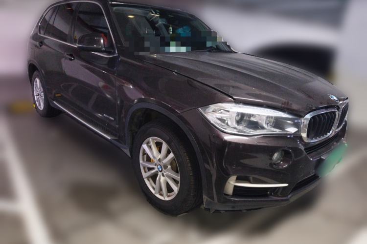 Used BMW X5  Front Right 45 Deg