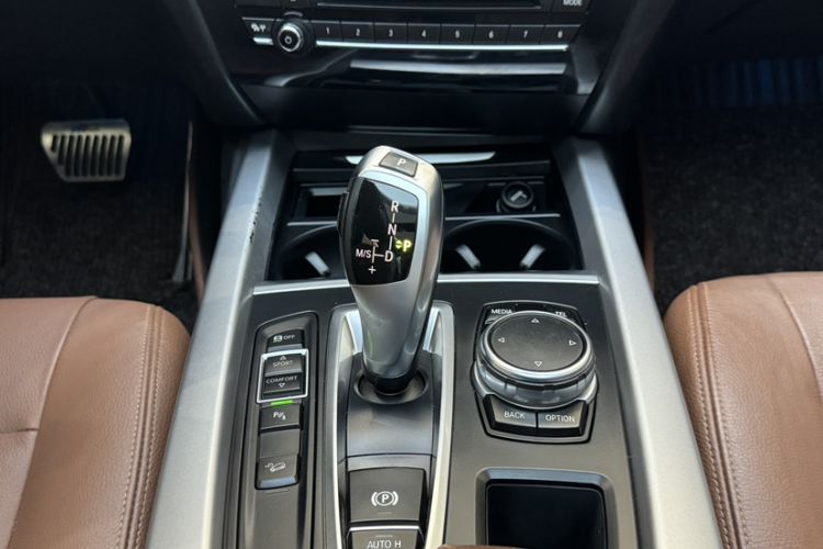 Used BMW X5 2016 xDrive35i Base Model Middle East Gear Lever