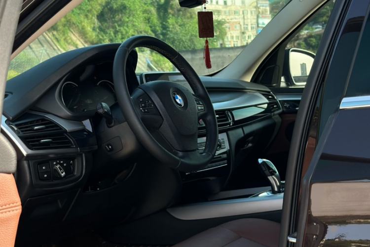 Used BMW X5 2016 xDrive35i Base Model Middle East Interior 4