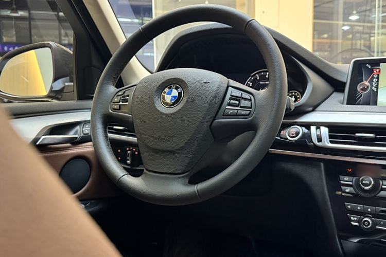 Used BMW X5 2016 xDrive35i Base Model Middle East Interior 8