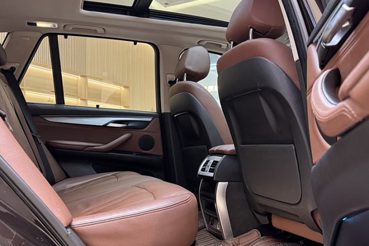 Used BMW X5 2016 xDrive35i Base Model Middle East Interior 9