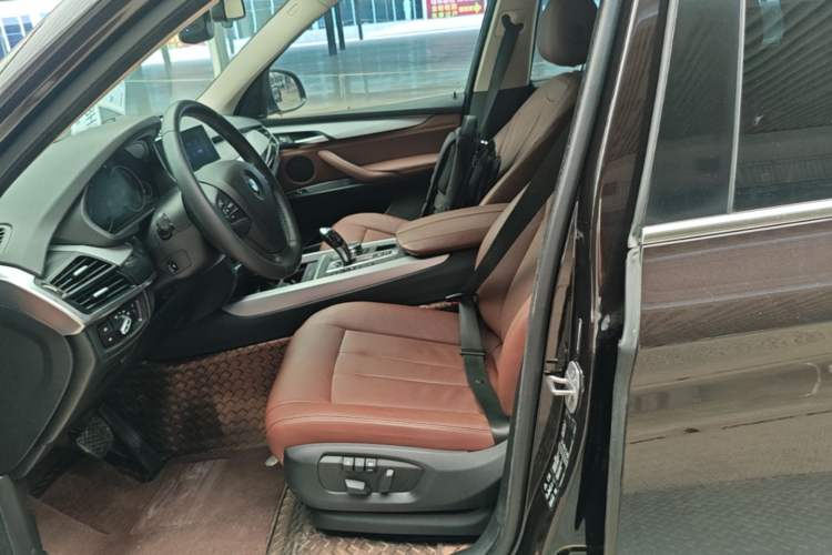 Used BMW X5 2016 xDrive35i Base Model Middle East Left Front Seat
