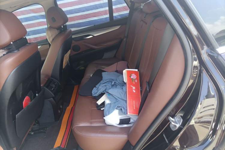 Used BMW X5  Left Rear Seat
