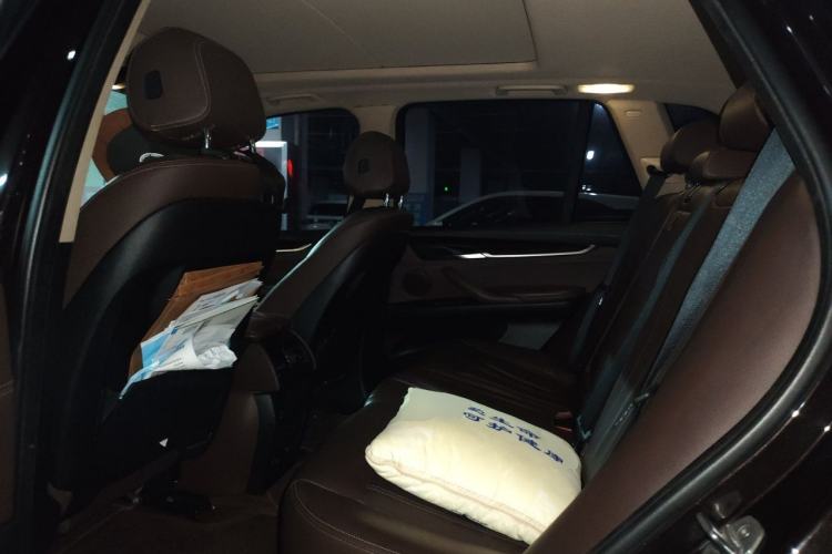 Used BMW X5  Left Rear Seat