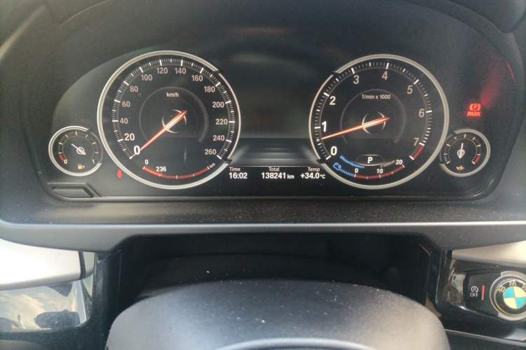 Used BMW X5  Odometer Close Up