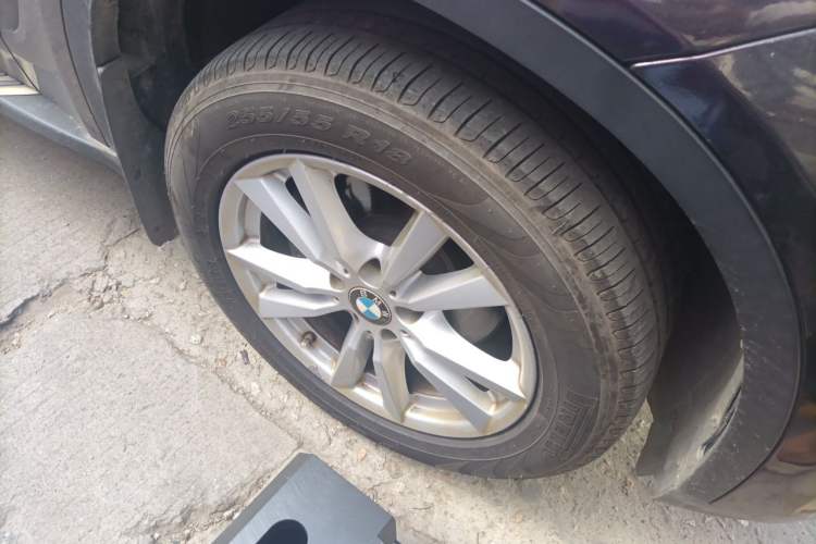 Used BMW X5  Right Front Wheel Hub