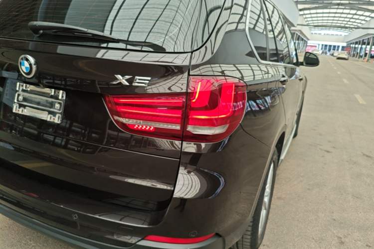 Used BMW X5 2016 xDrive35i Base Model Middle East Right Rear Taillight