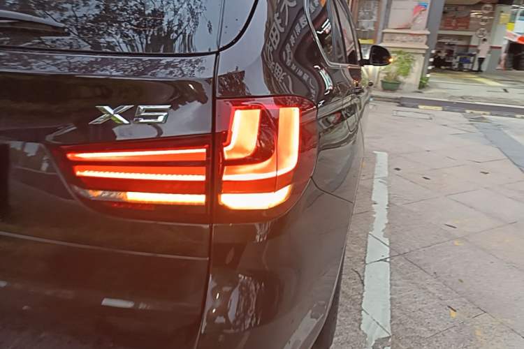Used BMW X5 2016 xDrive35i parallel import Right Rear Taillight