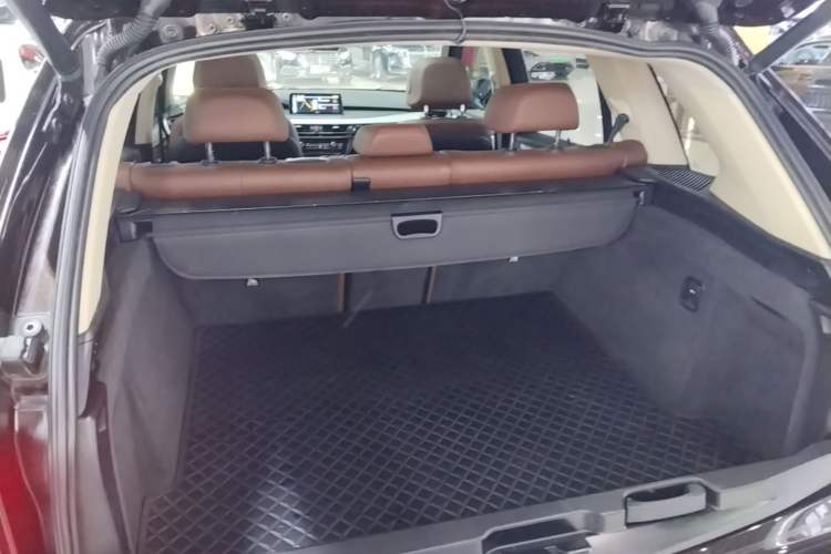 Used BMW X5 2016 xDrive35i parallel import Trunk