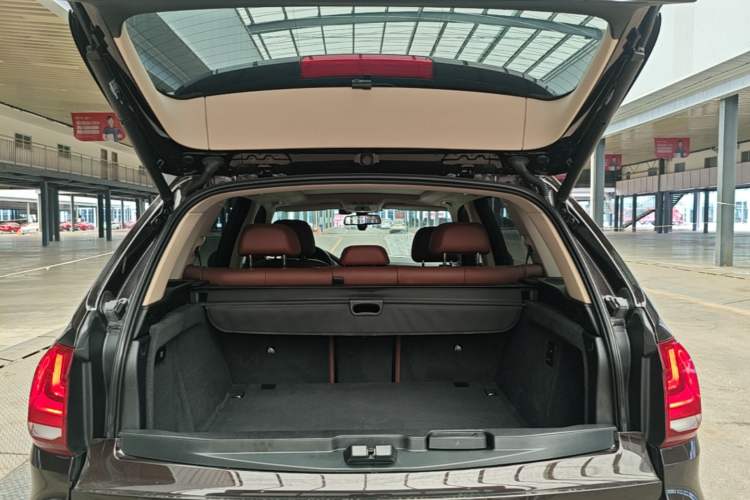 Used BMW X5 2016 xDrive35i Base Model Middle East Trunk