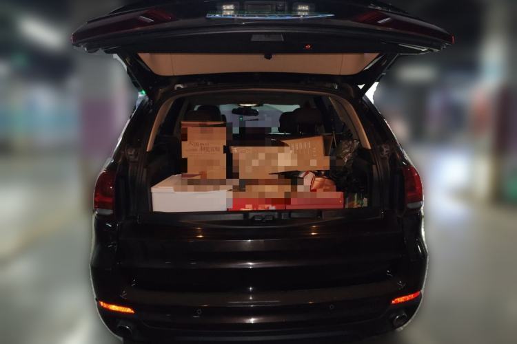 Used BMW X5  Trunk