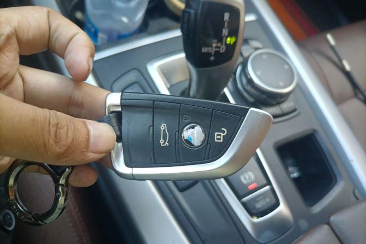 Used BMW X5  Vehicle Key