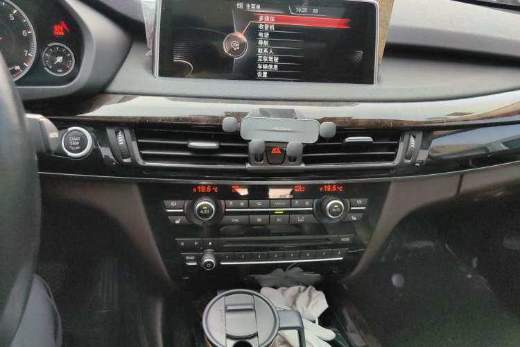Used BMW X5  Audio And AC Panel