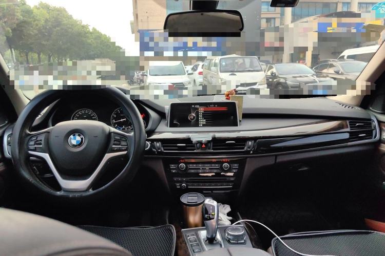 Used BMW X5  Center Console