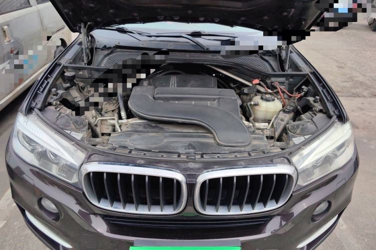 Used BMW X5  Engine Bay