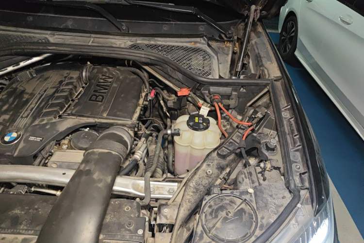Used BMW X5  Engine Bay Left