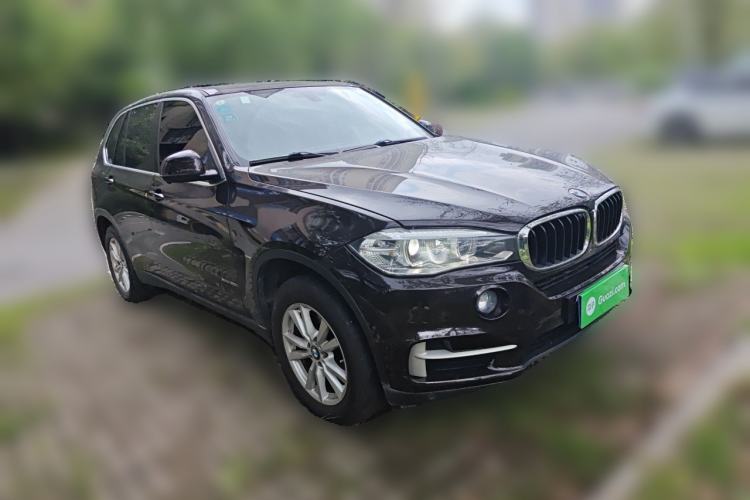 Used BMW X5  Front Right 45 Deg