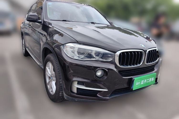Used BMW X5  Front Right 45 Deg