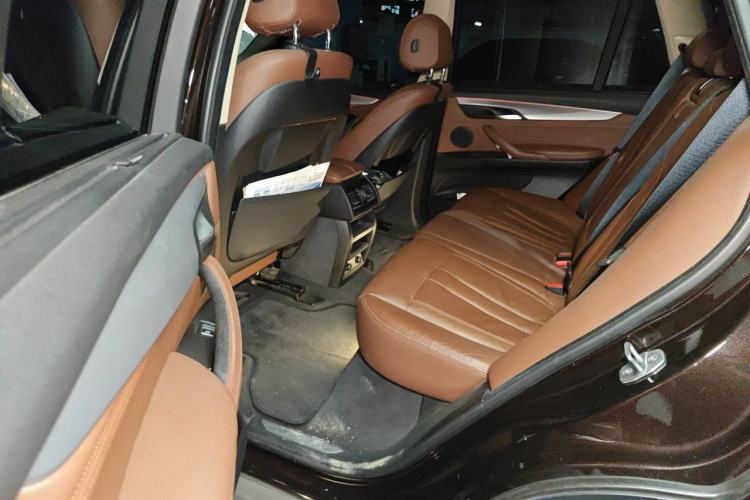 Used BMW X5  Left Rear Seat