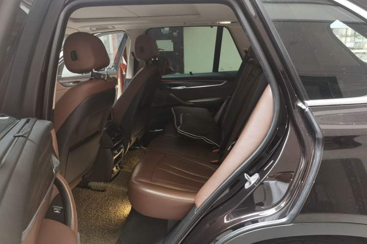 Used BMW X5  Left Rear Seat