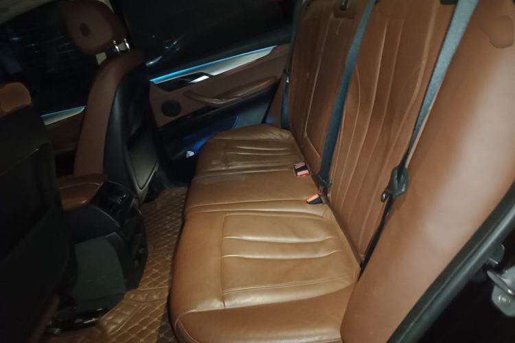 Used BMW X5  Left Rear Seat