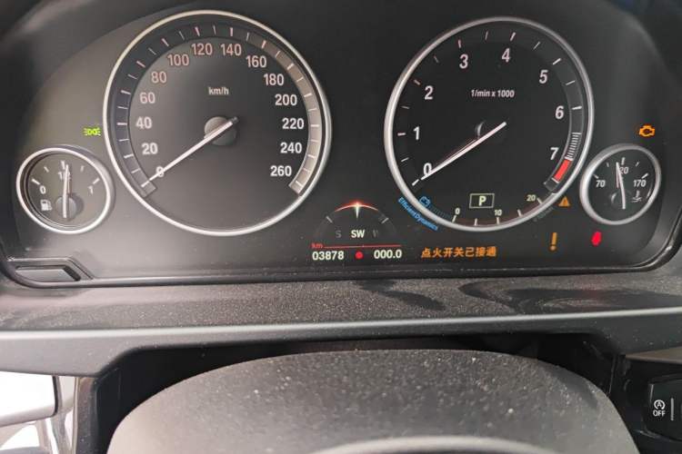 Used BMW X5  Odometer Close Up