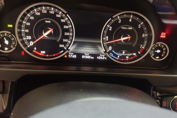 Used BMW X5  Odometer Close Up